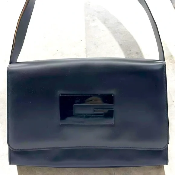 GUCCI Shoulder Bag Enamel Black Auth genuine premium quality Italian leather - Picture 1 of 10